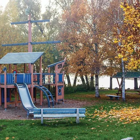 2 Bedroom Gorgeous In Σπίτι διακοπών *